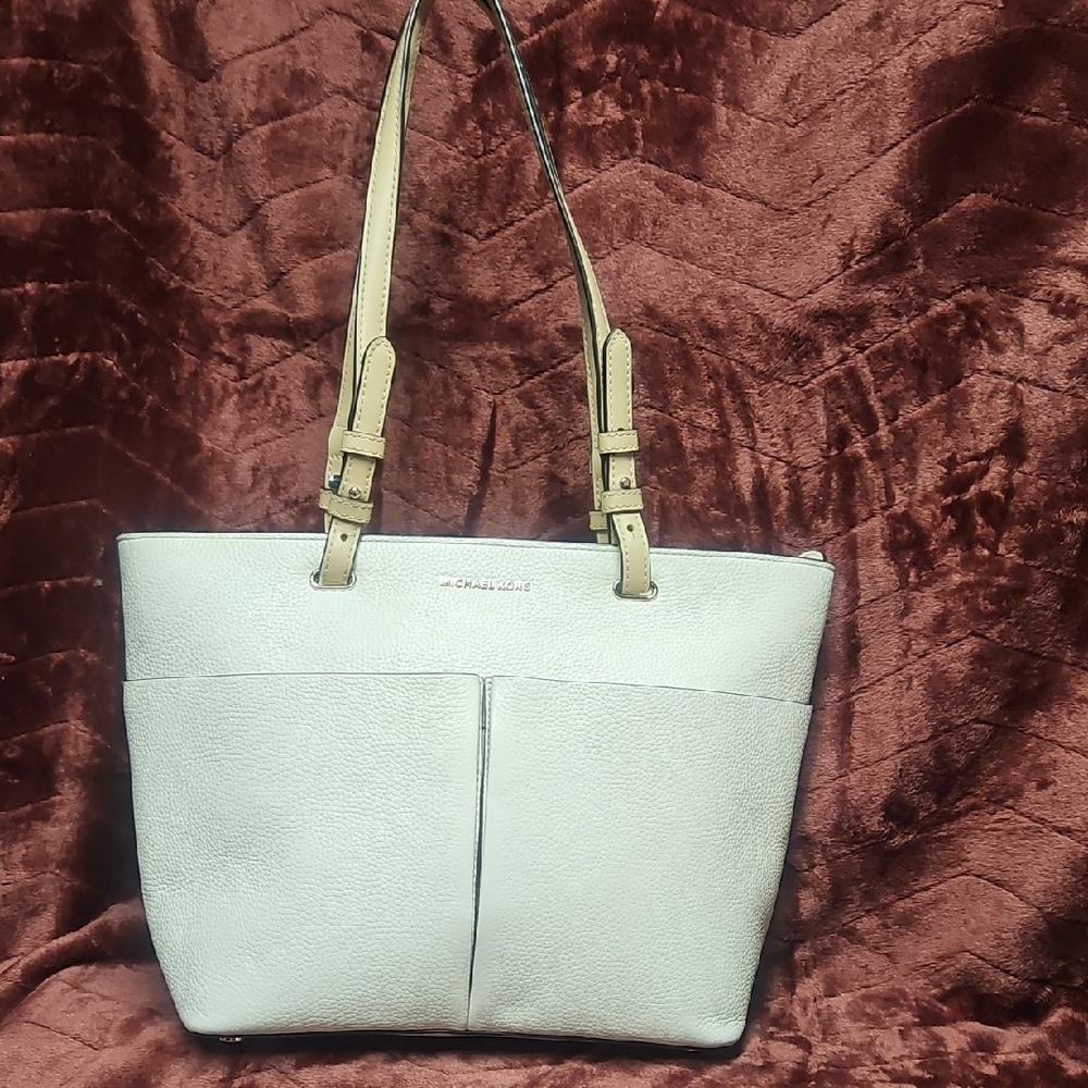 MK Michael Kors Bedford Medium Tote In Pebble Cream